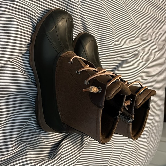 Sperry duck boots. Women’s size 8 - Picture 6 of 10